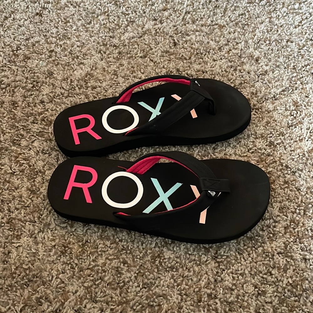 ROXY flip flops